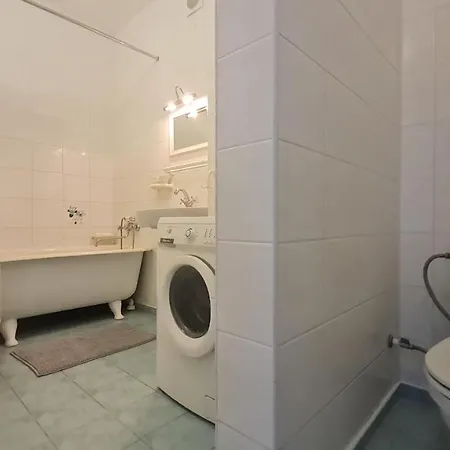 Rehouse Vokieciu Str.9, 2 Bedroom Vilnius